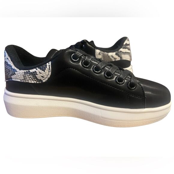 NWT women's Seven7 Miki low top platform sneakers size 7 - Picture 4 of 5